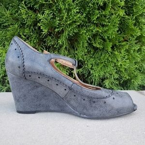 Nicole Amarillo Wedge Peep-Toe Shoes 7.5